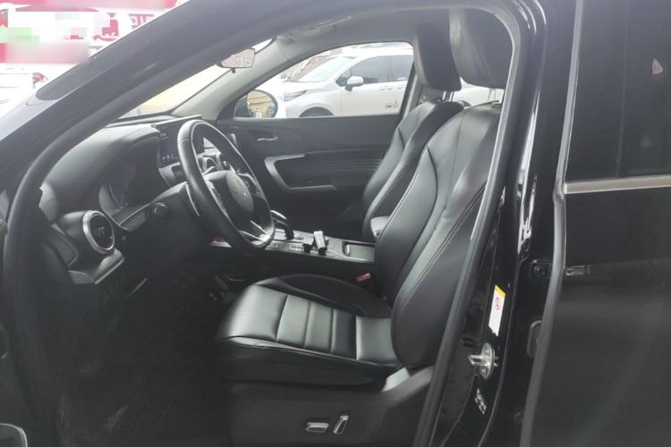 Used Wey VV5 2021 1.5T Two-Wheel Drive Color Pioneer Left Front Seat