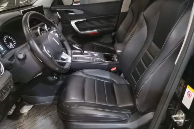 Used Wey VV5 2021 1.5T Two-Wheel Drive Color Pioneer Left Front Seat