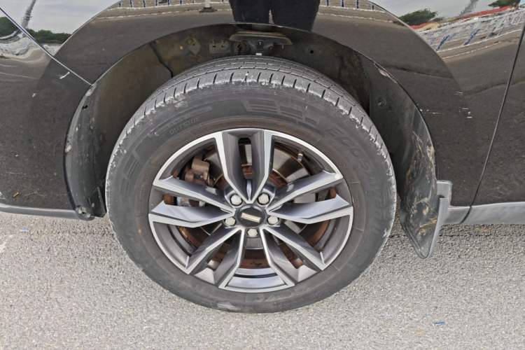 Used Wey VV5 2021 1.5T Two-Wheel Drive Color Pioneer Left Front Wheel Hub