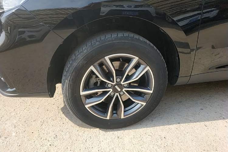 Used Wey VV5 2021 1.5T Two-Wheel Drive Smart Pioneer Left Front Wheel Hub