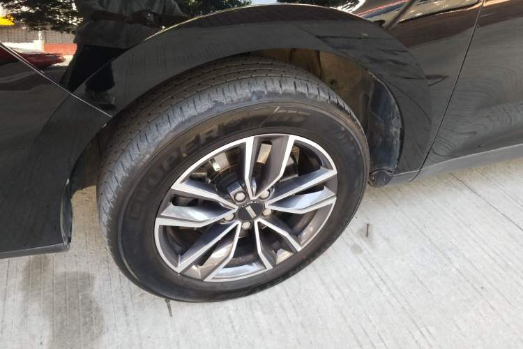 Used Wey VV5 2021 1.5T Two-Wheel Drive Smart Pioneer Left Front Wheel Hub