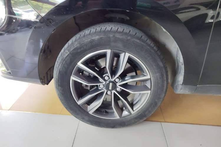 Used Wey VV5 2021 1.5T Two-Wheel Drive Color Pioneer Left Front Wheel Hub