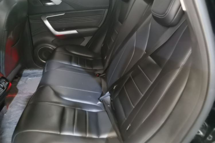 Used Wey VV5 2021 1.5T Two-Wheel Drive Color Pioneer Left Rear Seat