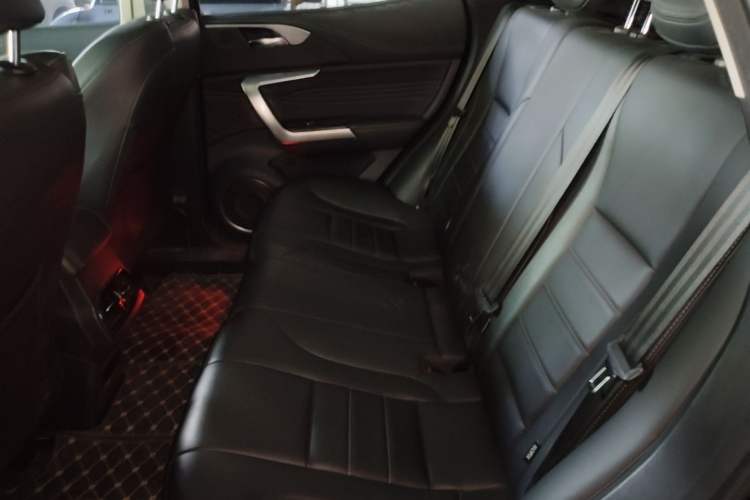 Used Wey VV5 2021 1.5T Two-Wheel Drive Color Pioneer Left Rear Seat