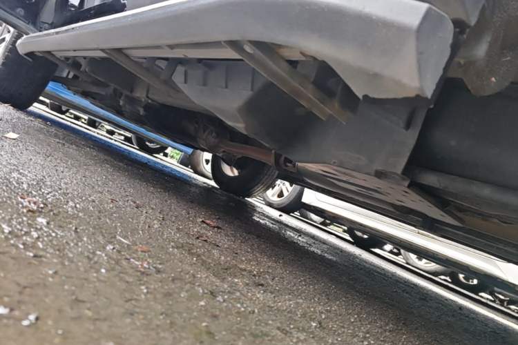 Used Wey VV5 2021 1.5T Two-Wheel Drive Smart Pioneer Left Side Sill