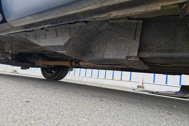 Used Wey VV5 2021 1.5T Two-Wheel Drive Color Pioneer Left Side Sill