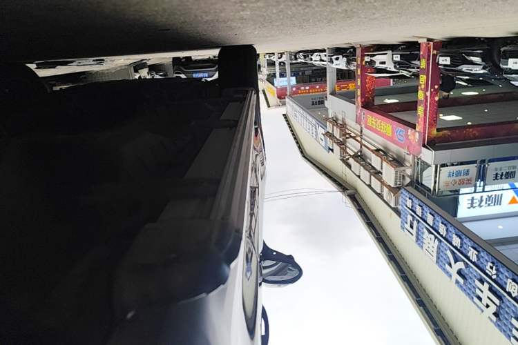Used Wey VV5 2021 1.5T Two-Wheel Drive Smart Pioneer Left Side Sill