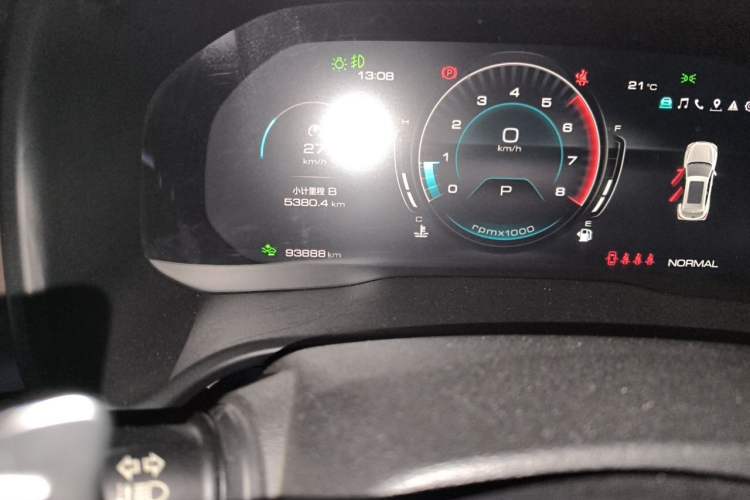 Used Wey VV5 2021 1.5T Two-Wheel Drive Smart Pioneer Odometer Close Up