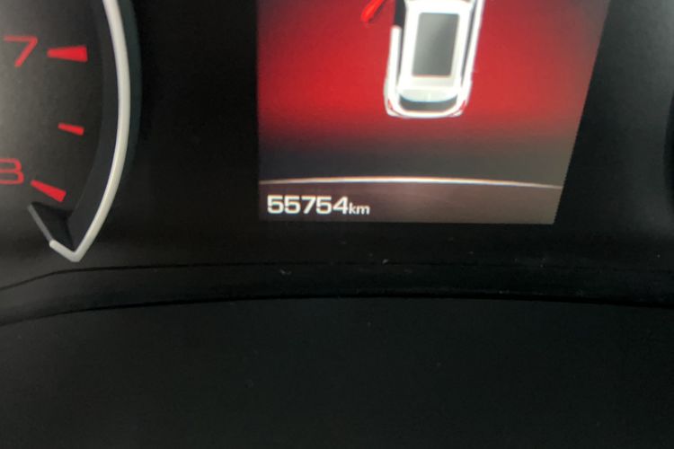 Used Wey VV5 2021 1.5T Two-Wheel Drive Color Pioneer Odometer Close Up