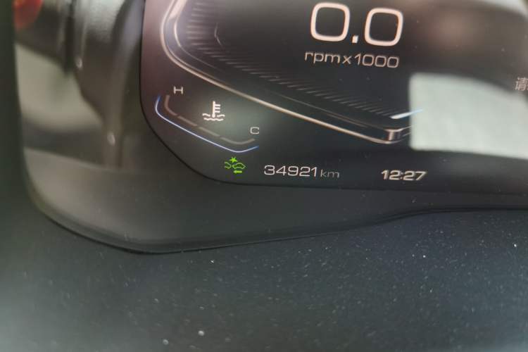 Used Wey VV5 2021 1.5T Two-Wheel Drive Smart Pioneer Odometer Close Up