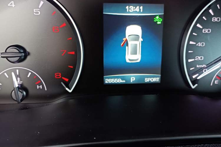 Used Wey VV5 2021 1.5T Two-Wheel Drive Color Pioneer Odometer Close Up