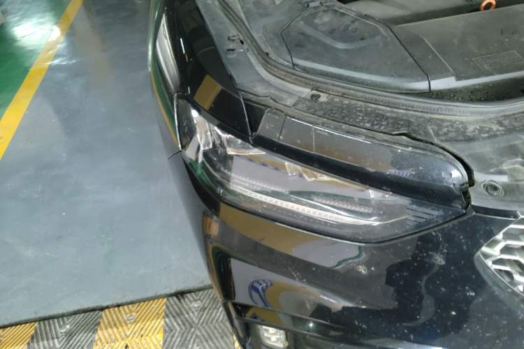Used Wey VV5 2021 1.5T Two-Wheel Drive Color Pioneer Right Front Headlight
