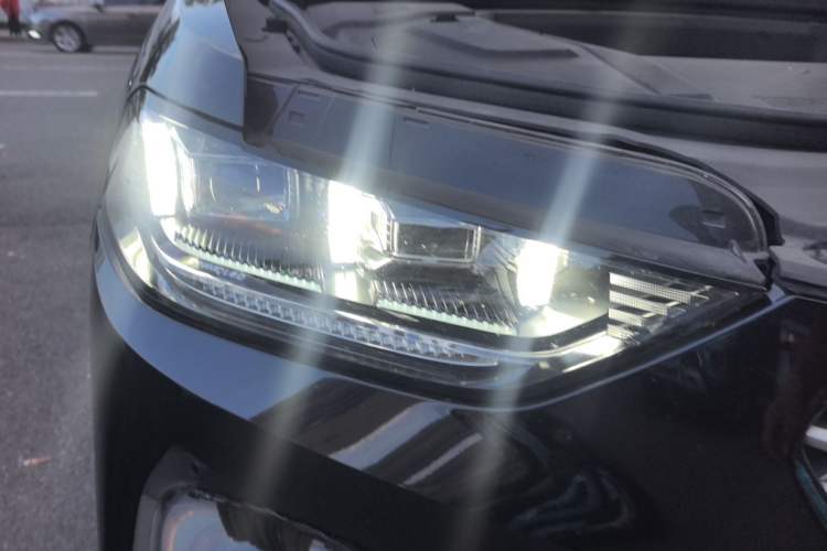Used Wey VV5 2021 1.5T Two-Wheel Drive Smart Pioneer Right Front Headlight