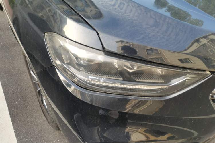 Used Wey VV5 2021 1.5T Two-Wheel Drive Color Pioneer Right Front Headlight
