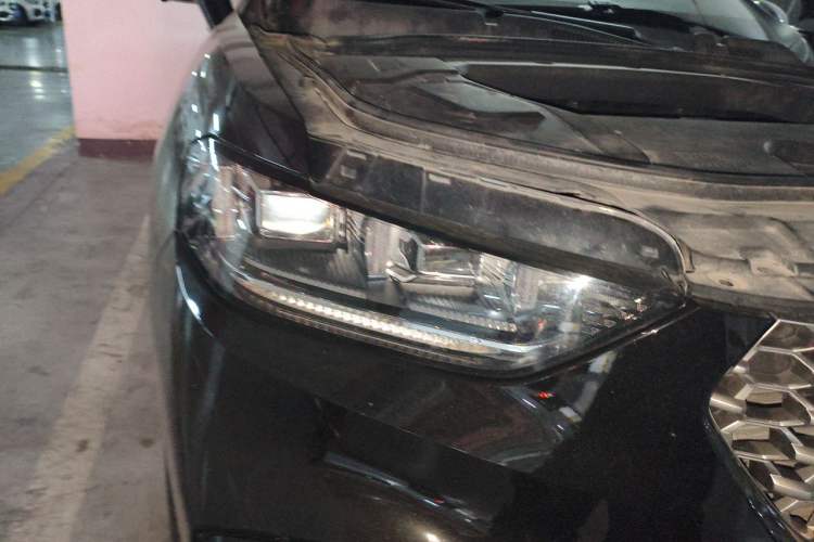 Used Wey VV5 2021 1.5T Two-Wheel Drive Smart Pioneer Right Front Headlight