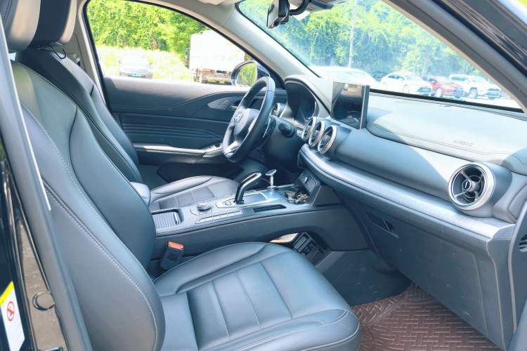 Used Wey VV5 2021 1.5T Two-Wheel Drive Smart Pioneer Right Front Seat