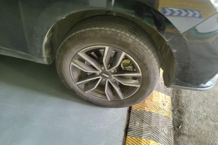 Used Wey VV5 2021 1.5T Two-Wheel Drive Color Pioneer Right Front Wheel Hub