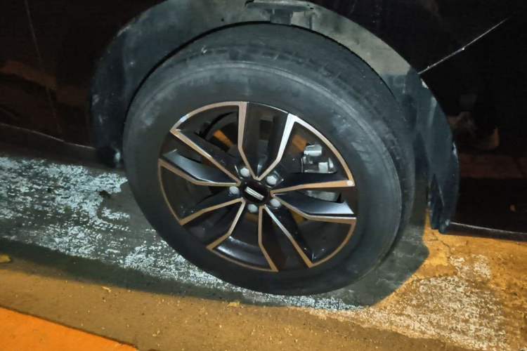 Used Wey VV5 2021 1.5T Two-Wheel Drive Smart Pioneer Right Front Wheel Hub