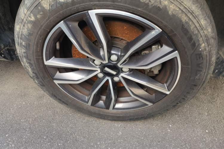 Used Wey VV5 2021 1.5T Two-Wheel Drive Color Pioneer Right Front Wheel Hub
