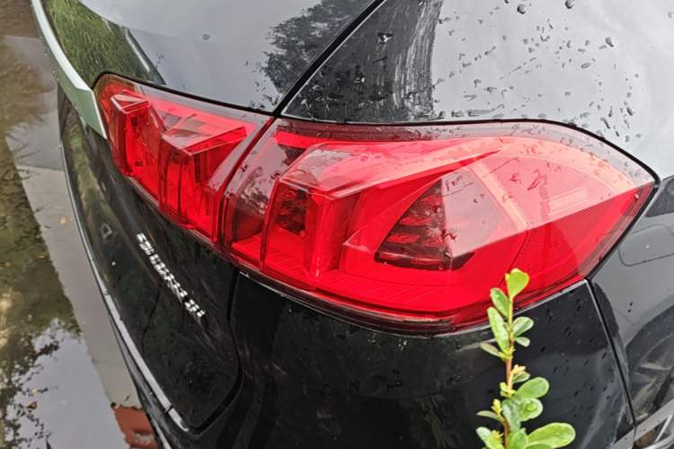 Used Wey VV5 2021 1.5T Two-Wheel Drive Smart Pioneer Right Rear Taillight