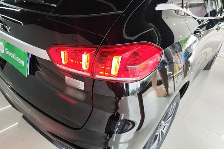 Used Wey VV5 2021 1.5T Two-Wheel Drive Color Pioneer Right Rear Taillight