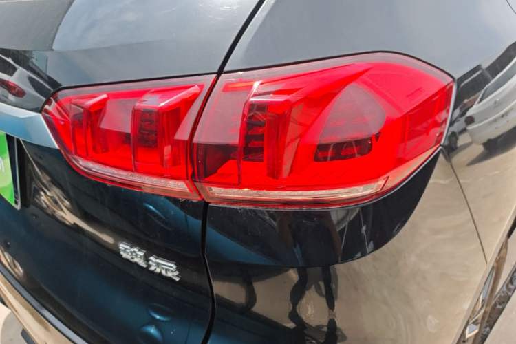 Used Wey VV5 2021 1.5T Two-Wheel Drive Color Pioneer Right Rear Taillight