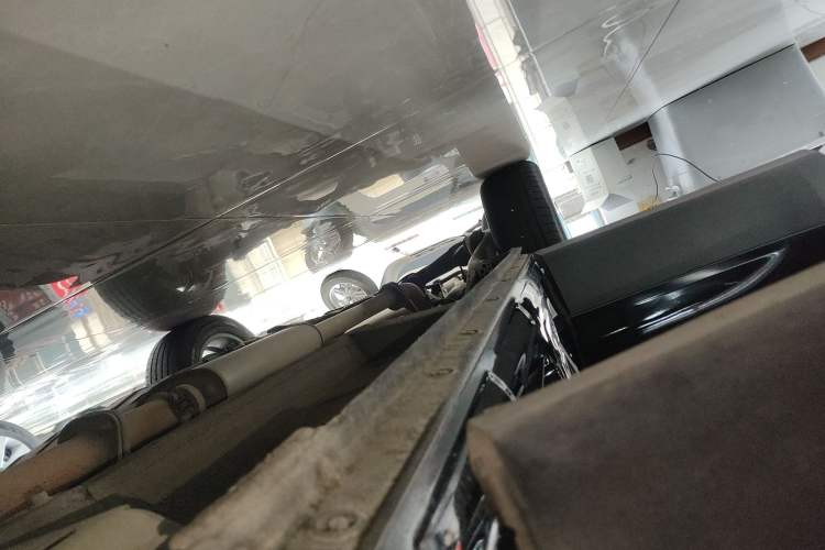 Used Wey VV5 2021 1.5T Two-Wheel Drive Smart Pioneer Right Side Sill