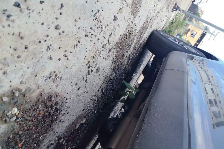 Used Wey VV5 2021 1.5T Two-Wheel Drive Color Pioneer Right Side Sill