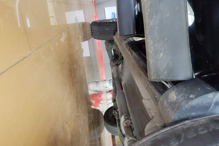 Used Wey VV5 2021 1.5T Two-Wheel Drive Color Pioneer Right Side Sill