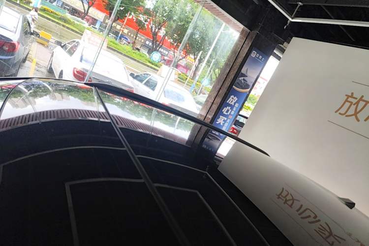 Used Wey VV5 2021 1.5T Two-Wheel Drive Color Pioneer Roof