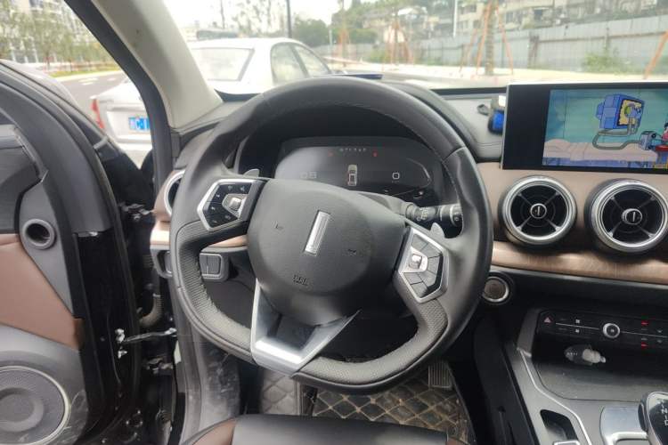 Used Wey VV5 2021 1.5T Two-Wheel Drive Smart Pioneer Steering Wheel