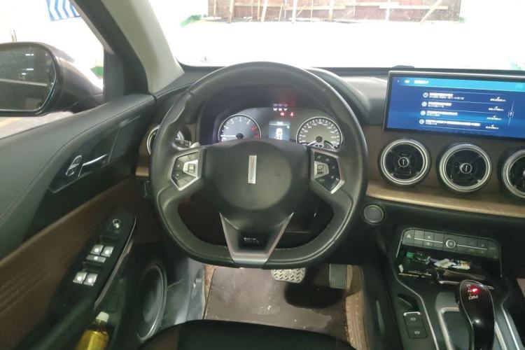 Used Wey VV5 2021 1.5T Two-Wheel Drive Color Pioneer Steering Wheel