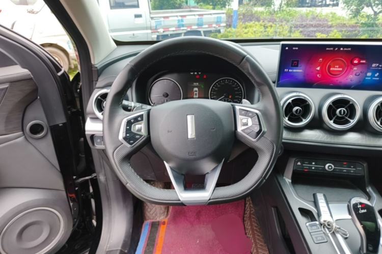 Used Wey VV5 2021 1.5T Two-Wheel Drive Color Pioneer Steering Wheel