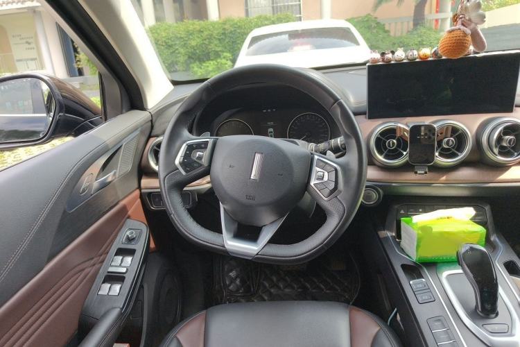 Used Wey VV5 2021 1.5T Two-Wheel Drive Color Pioneer Steering Wheel