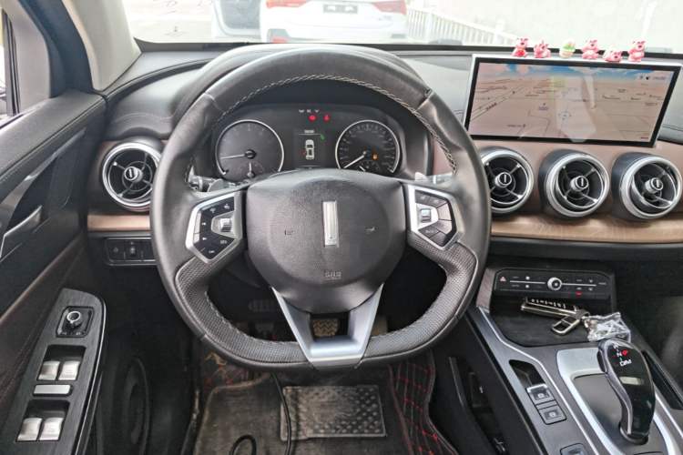 Used Wey VV5 2021 1.5T Two-Wheel Drive Color Pioneer Steering Wheel