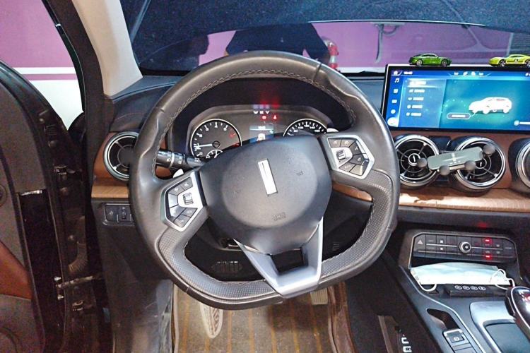 Used Wey VV5 2021 1.5T Two-Wheel Drive Color Pioneer Steering Wheel