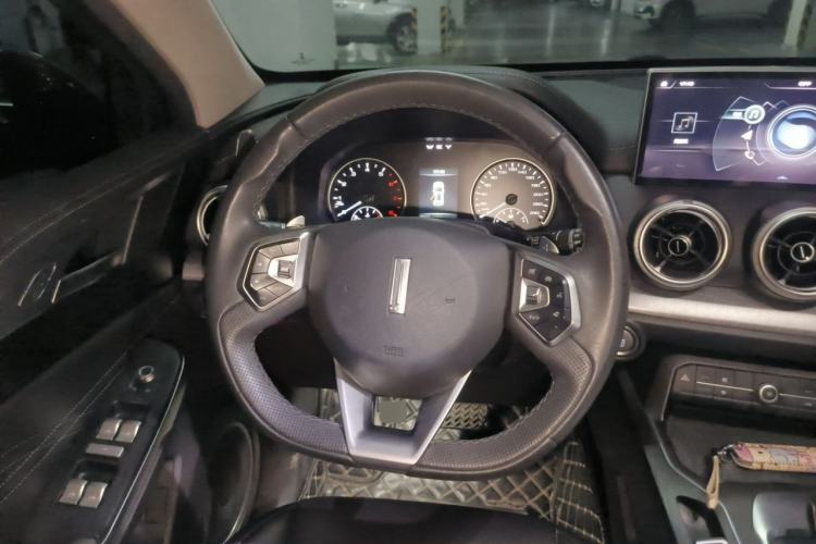 Used Wey VV5 2021 1.5T Two-Wheel Drive Color Pioneer Steering Wheel