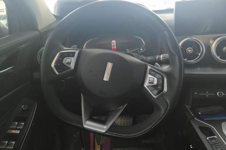 Used Wey VV5 2021 1.5T Two-Wheel Drive Smart Pioneer Steering Wheel