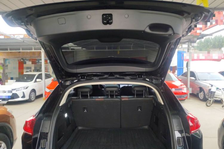 Used Wey VV5 2021 1.5T Two-Wheel Drive Color Pioneer Trunk