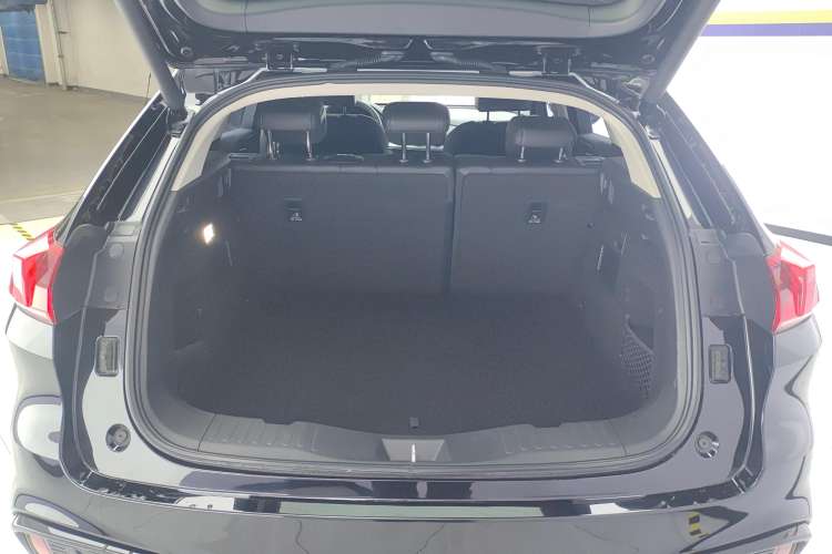Used Wey VV5 2021 1.5T Two-Wheel Drive Smart Pioneer Trunk