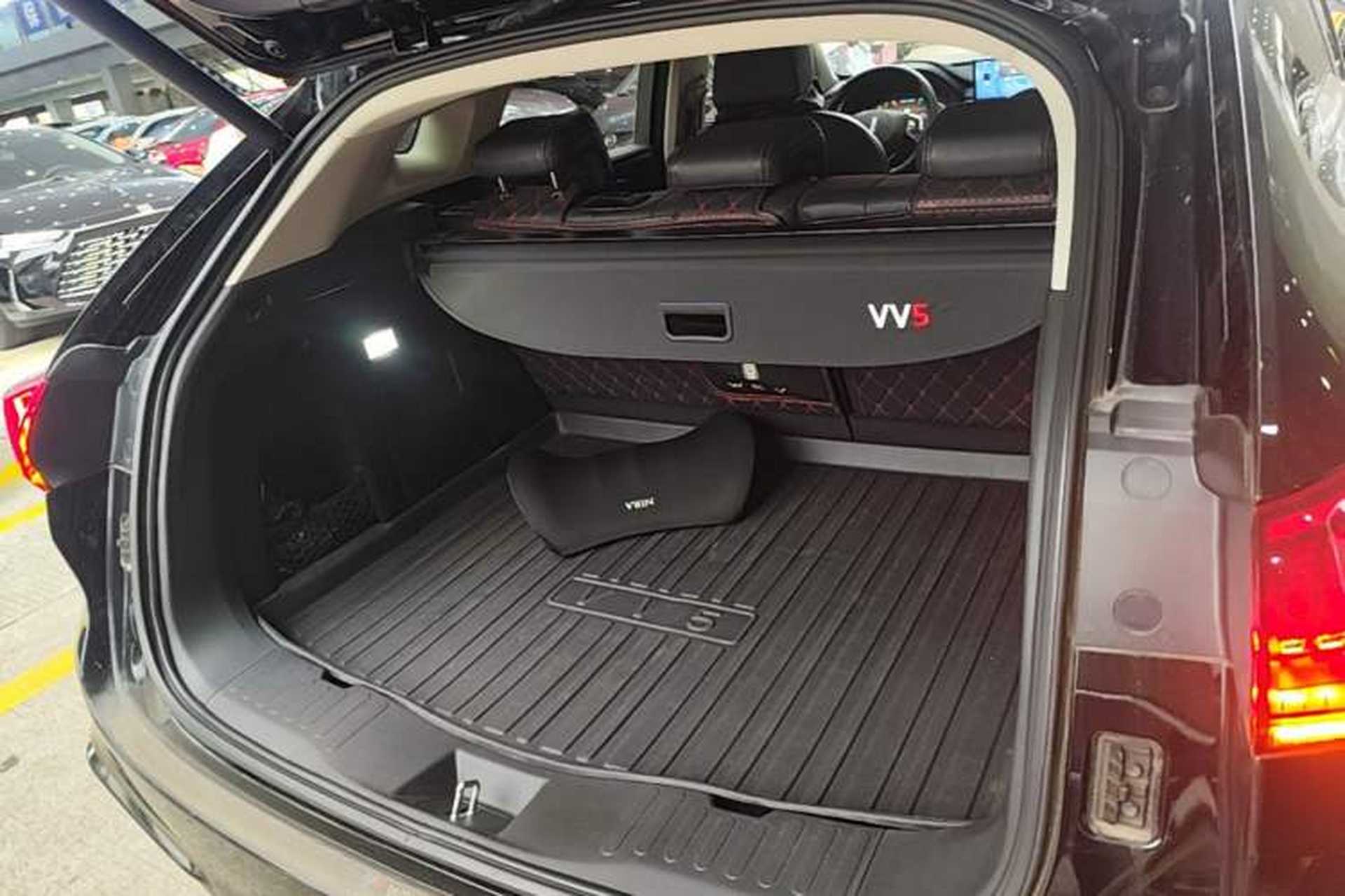 Used Wey VV5 2021 1.5T Two-Wheel Drive Smart Pioneer Trunk