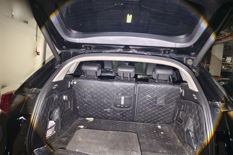 Used Wey VV5 2021 1.5T Two-Wheel Drive Smart Pioneer Trunk