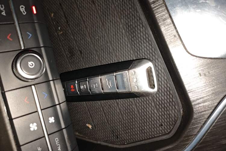 Used Wey VV5 2021 1.5T Two-Wheel Drive Smart Pioneer Vehicle Key