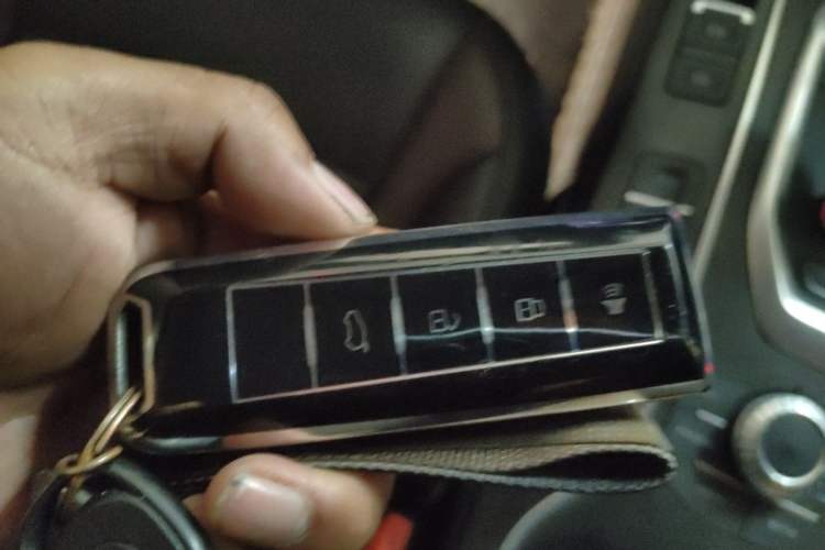 Used Wey VV5 2021 1.5T Two-Wheel Drive Color Pioneer Vehicle Key