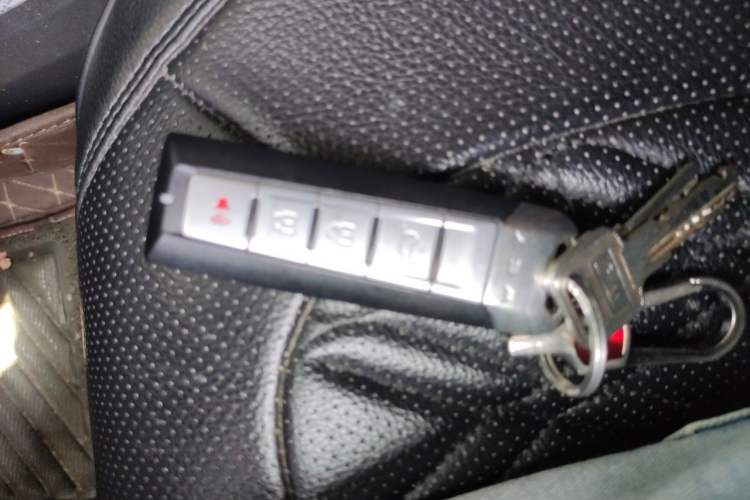 Used Wey VV5 2021 1.5T Two-Wheel Drive Color Pioneer Vehicle Key