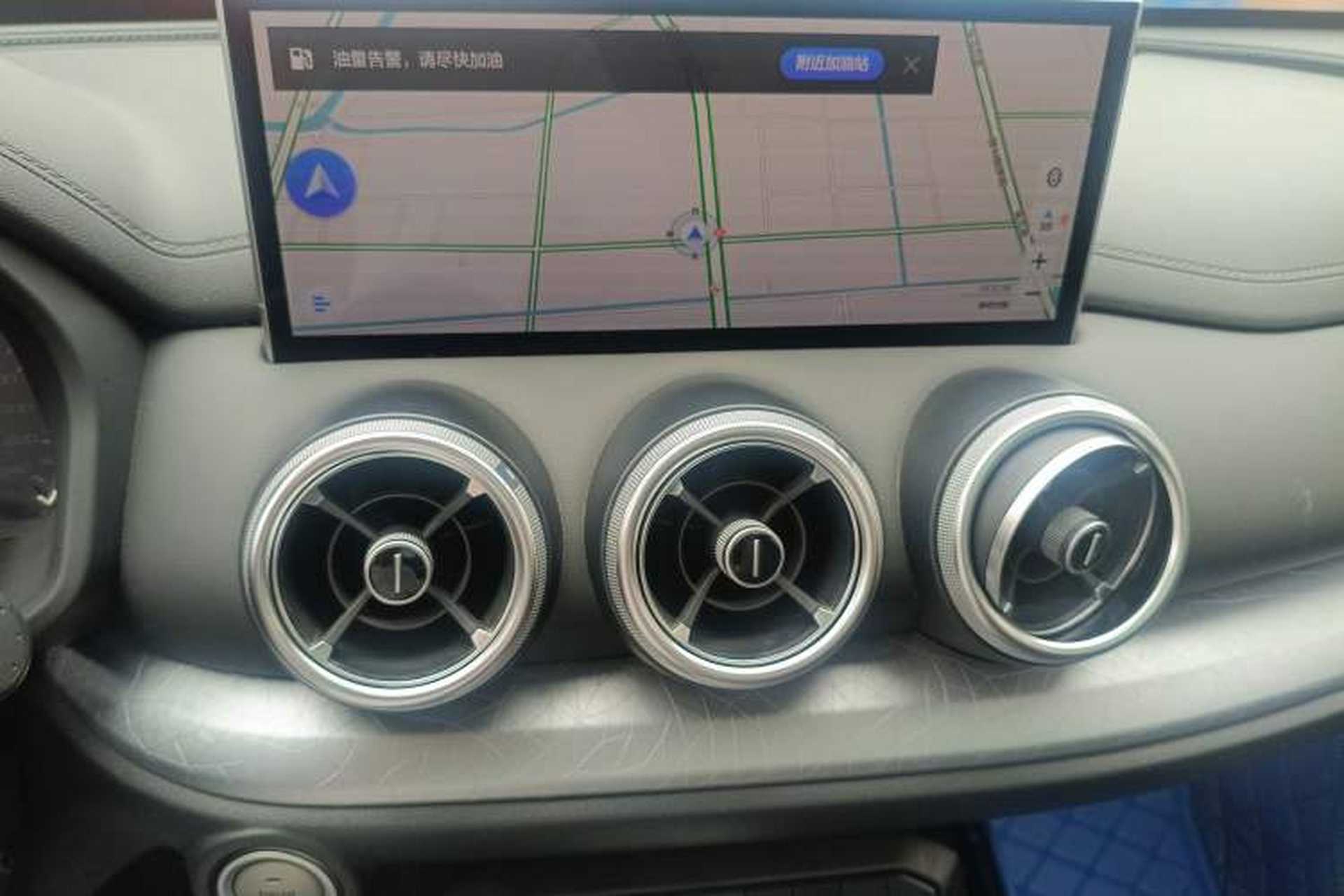Used Wey VV5 2021 1.5T Two-Wheel Drive Color Pioneer Audio And AC Panel