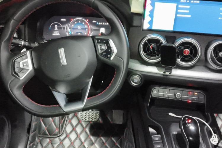 Used Wey VV5 2021 1.5T Two-Wheel Drive Smart Pioneer Center Console