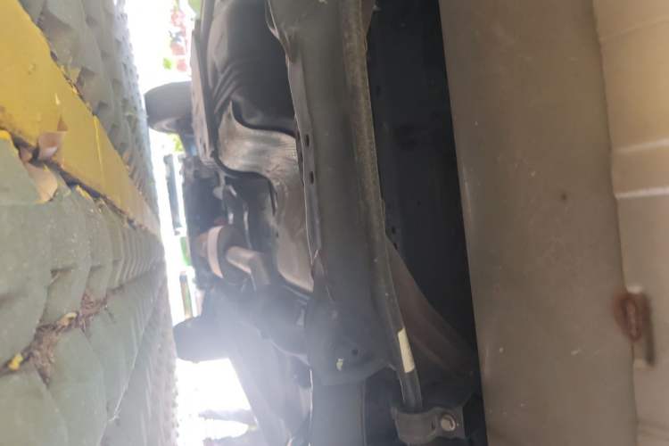 Used Wey VV5 2021 1.5T Two-Wheel Drive Color Pioneer Chassis Rear