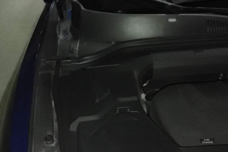 Used Wey VV5 2021 1.5T Two-Wheel Drive Smart Pioneer Engine Bay Right