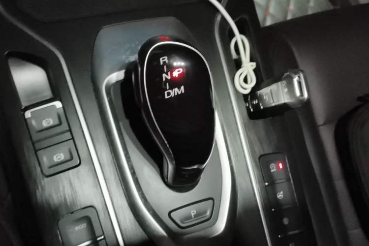 Used Wey VV5 2021 1.5T Two-Wheel Drive Smart Pioneer Gear Lever
